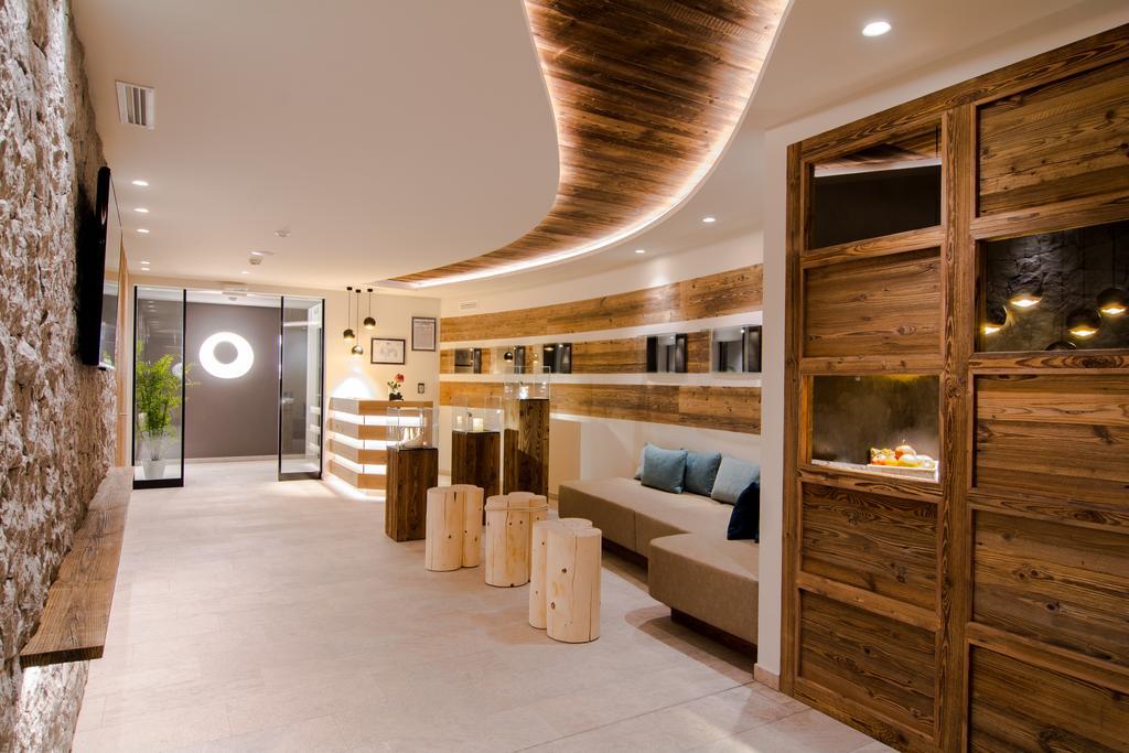 阿拉斯加酒店 塞尔瓦迪加尔代纳山谷 外观 照片